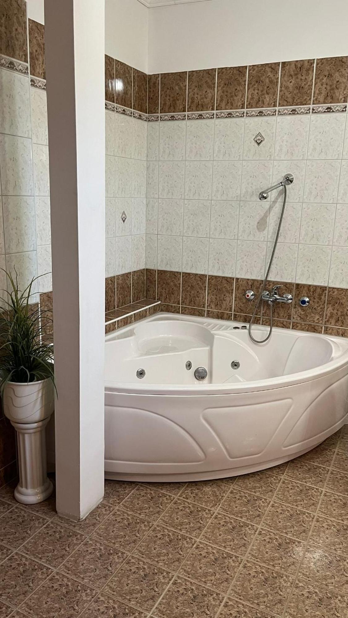 Boezsi Apartman Sárvár المظهر الخارجي الصورة