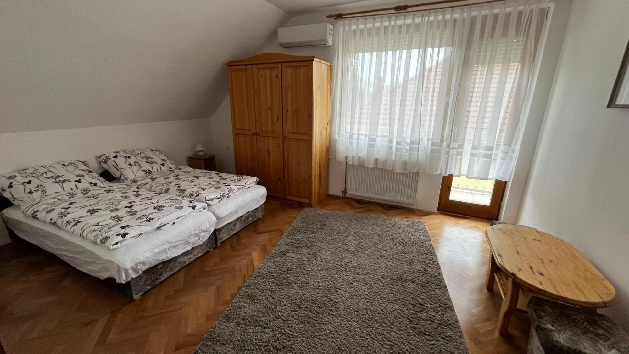 Boezsi Apartman Sárvár المظهر الخارجي الصورة