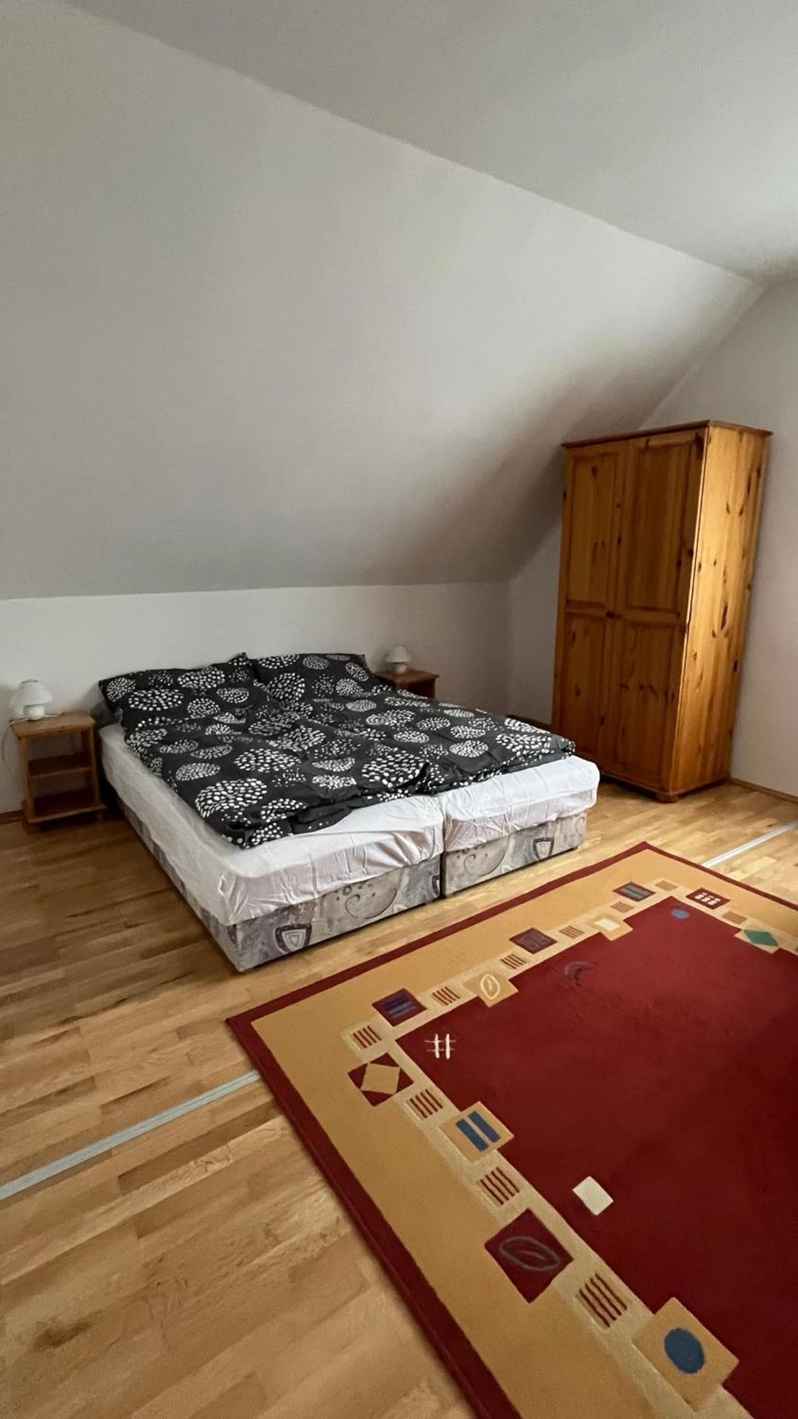 Boezsi Apartman Sárvár المظهر الخارجي الصورة